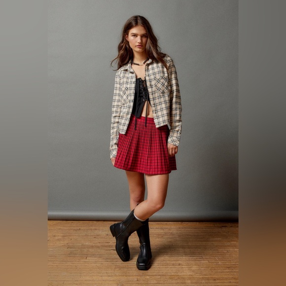 BDG Urban Outfitters NWOT Dakota Cropped Flannel Button-Down Shirt - Picture 5 of 6